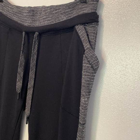 LULULEMON BLACK grey pocket JOGGER PANTS WITH SIDE STRIPE tie waist size  6 - Picture 3 of 12
